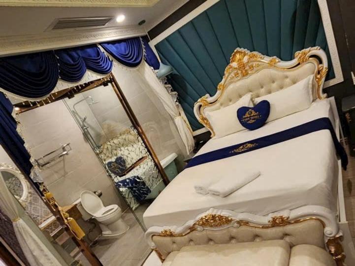Rosa Khách sạn tình yêu